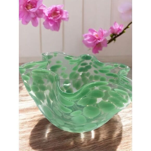 Green Clear Ruffled Confetti Glass Bowl Table Decor Vase - Picture 2 of 5